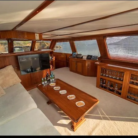 Botel Aden Yatcilik *